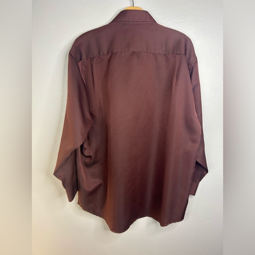 Croft & Barrow Men's Rich Burgundy Button Down Shirt - Picture 6 of 6